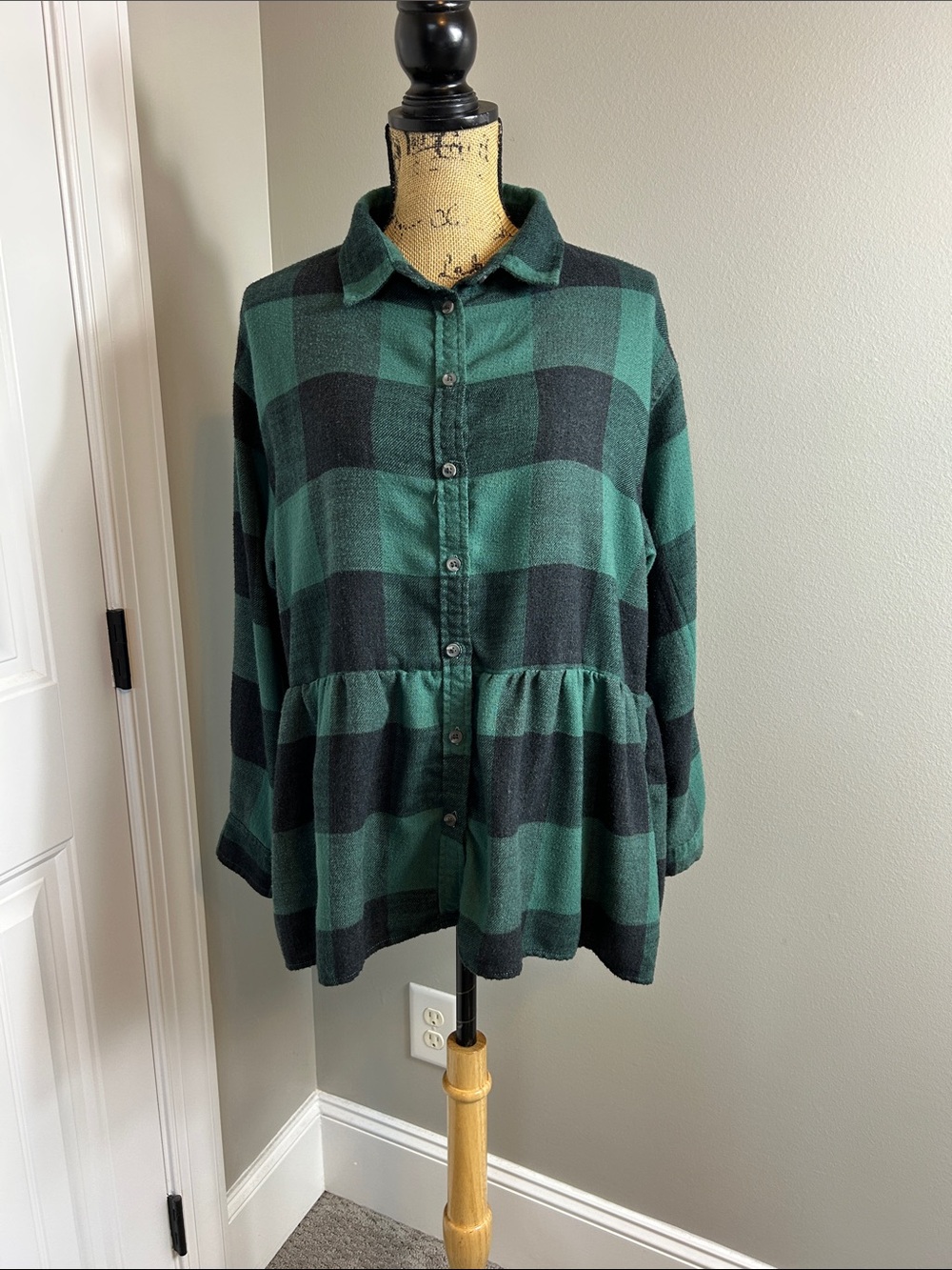 American Eagle Plaid Top